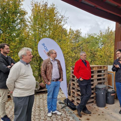 auf dem Werksgelände