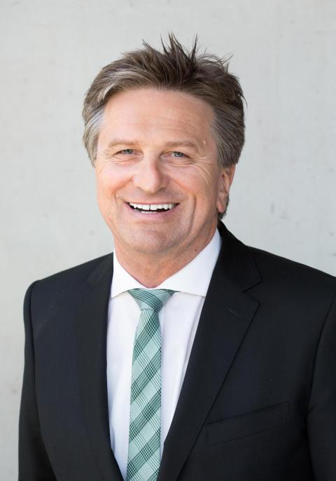 Portrait Sozialminister Manne Lucha