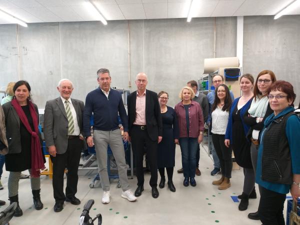 Sozialdezernenten Frank Fillbrunn mit Vertreter*innen von paritätischen Mitgliedsorganisationen in der Lebenshilfe