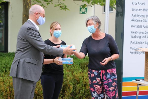 Übergabe BASF Maskenspende an PräventSozial und KiTa Pasodi