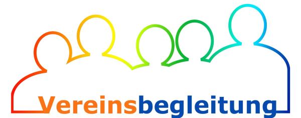 Bunt gezeichnete Figuren nebeneinander m