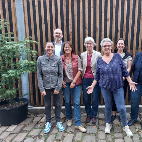 Gruppenbild der neu gewählten Kreisvorständ*innen mit RV Sprecherin