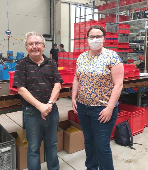 Katrin Schindele mit Klient der Schwarzwaldwerkstatt