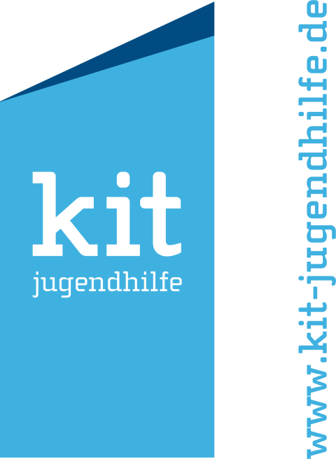 Logo kit Jugendhilfe, blauer Kasten mit weißer Schrift und hochkant Webadresse der kit jugendhilfe www.kit-jugendhilfe.de